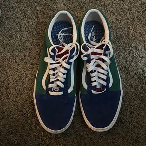 Yacht Club Vans